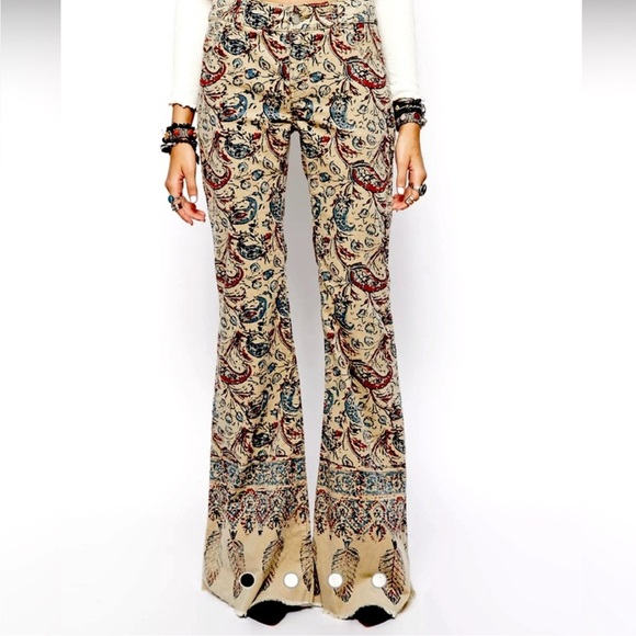 FREE PEOPLE New Delhi Border Paisley Print Flare Corduroy Jeans Size 28 - Picture 3 of 16
